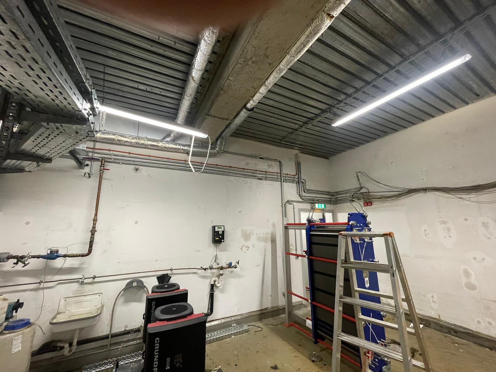 Demontage und Montage von Klima- und Lüftungsanlagen – Grundfos Pumpen und Wärmetauscher